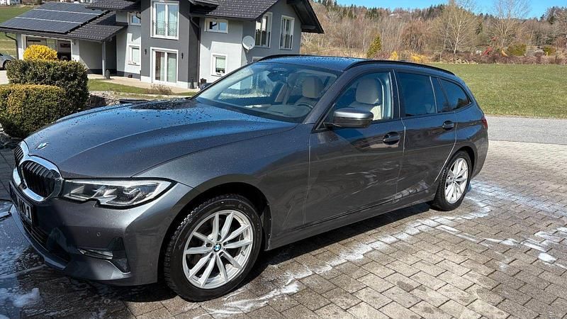 Gebraucht BMW 320 Advantage 190 PS (139 kW) 2019 Grau Kombi