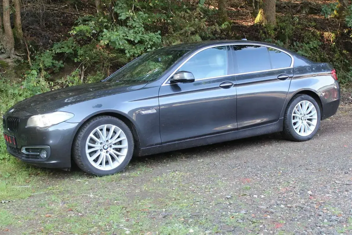 Gebraucht BMW 525 218 PS (160 kW) 2014 Sophistograu Limousine