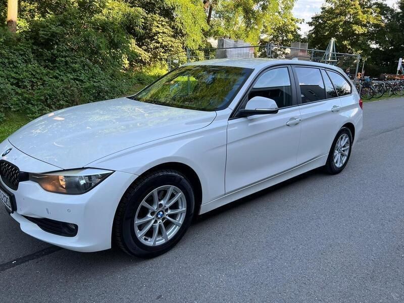 Weiß Gebraucht 2013 BMW 320 Kombi | 4.650 € (Superpreis) - Bild 1/4