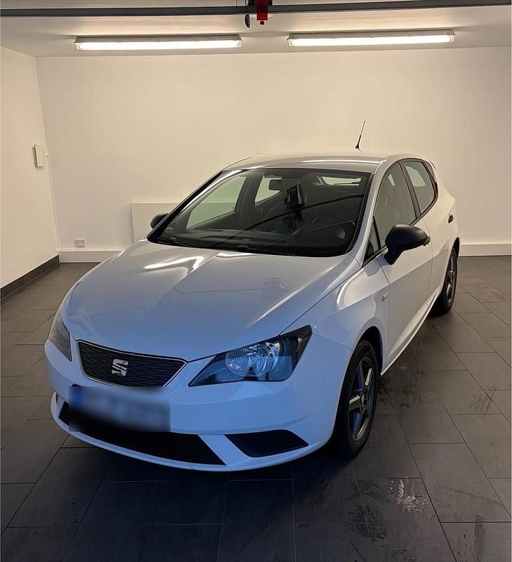 Weiß Gebraucht 2014 Seat Ibiza Kleinwagen | 4.950 € (Fairer Preis) - Bild 1/4