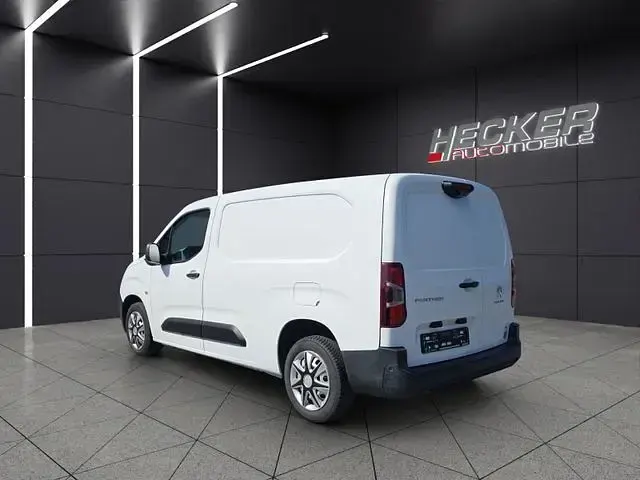 Gebraucht Peugeot Partner Premium 131 PS (96 kW) 2019 Lack weiss banquise/typ aussenve Van / Kleinbus