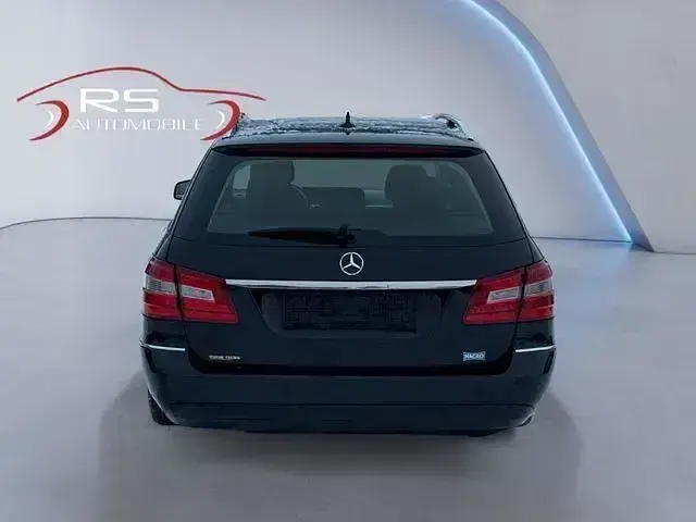 Gebraucht Mercedes E220 Elegance 170 PS (125 kW) 2010 Schwarz Kombi
