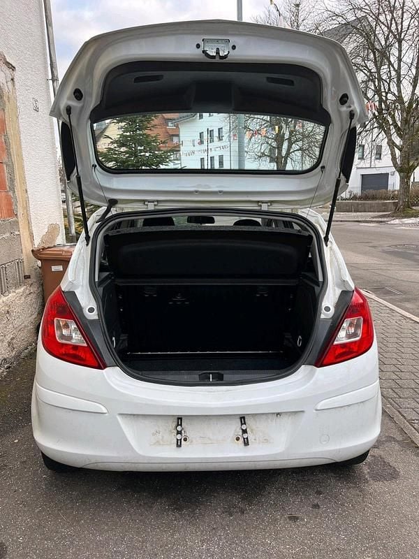 Gebraucht Opel Corsa Selection 69 PS (50 kW) 2013 Weiß Kleinwagen