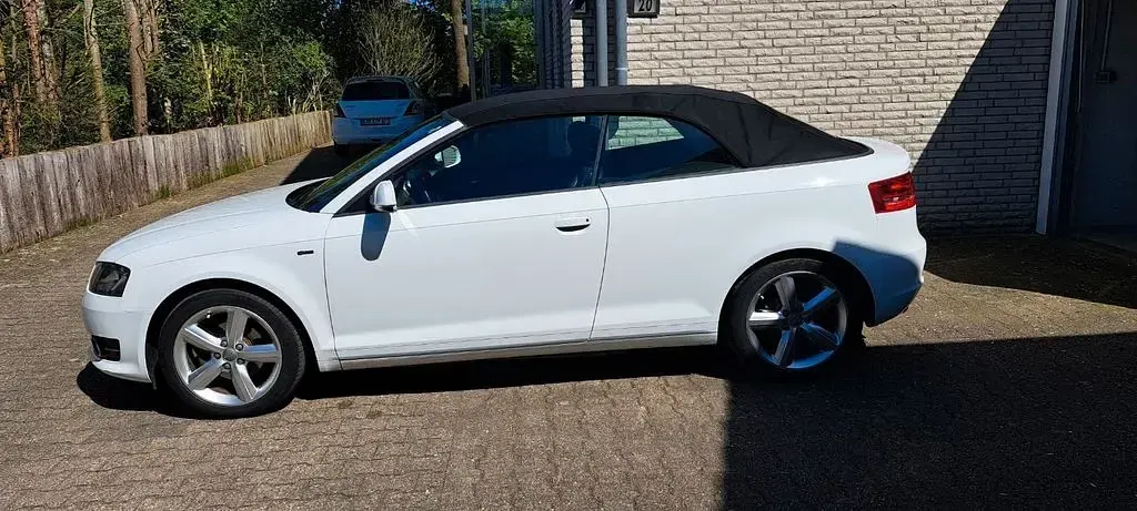 Gebraucht Audi A3 Cabriolet Comfort 105 PS (77 kW) 2010 Weiß Cabrio