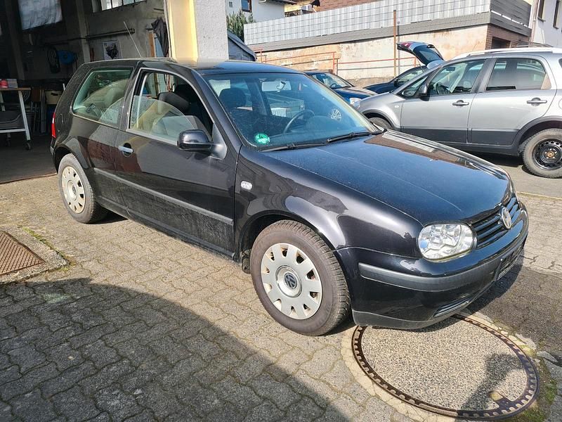 Gebraucht VW Golf IV 80 PS (58 kW) 2002 Schwarz Kleinwagen