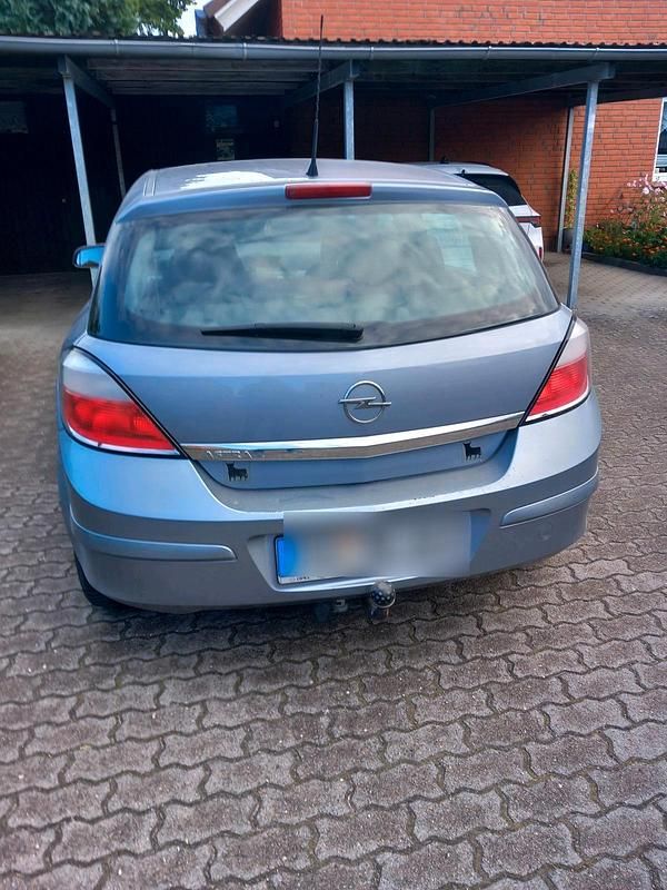 Blau Gebraucht 2006 Opel Astra Limousine | 700 € (Superpreis) - Bild 1/3