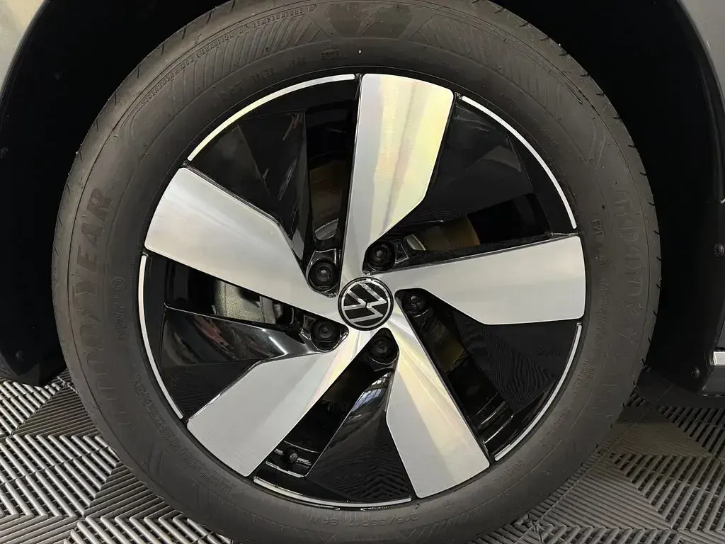 Gebraucht VW Passat IQ Drive 150 PS (110 kW) 2026 Diabasgrau metallic Kombi