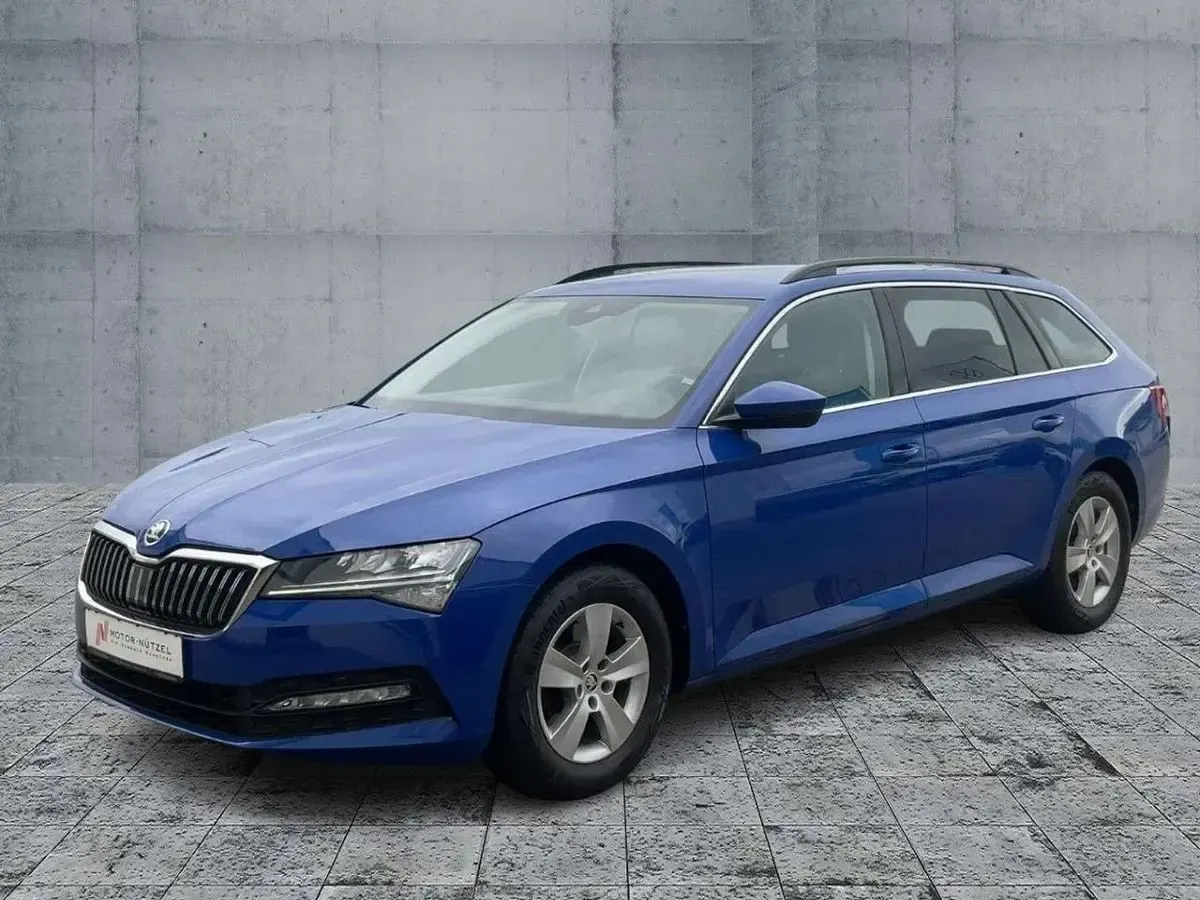 Gebraucht Skoda Superb Ambition 150 PS (110 kW) 2023 Energyblau Kombi