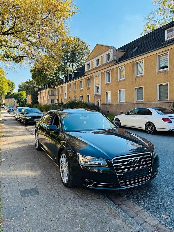 Schwarz Gebraucht 2011 Audi A8 Limousine | 14.900 € (Guter Preis) - Bild 1/4