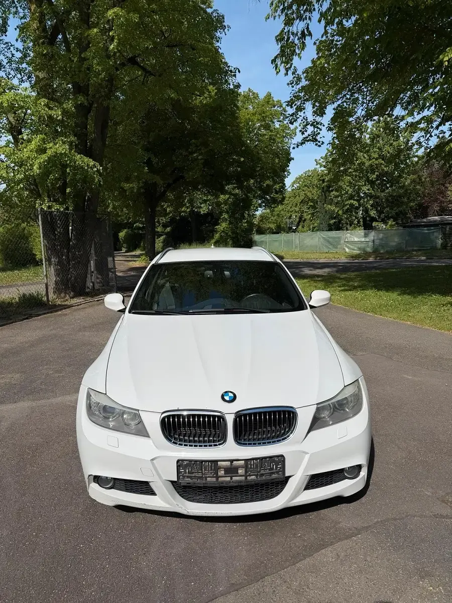 Gebraucht BMW 325 M Sport 204 PS (150 kW) 2011 Weiß Kombi