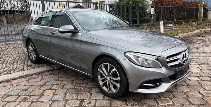 Gebraucht Mercedes C200 Elegance 184 PS (135 kW) 2014 Grau Limousine