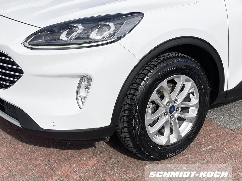Gebraucht Ford Kuga Titanium 150 PS (110 kW) 2021 Frostweiß (weiß) SUV