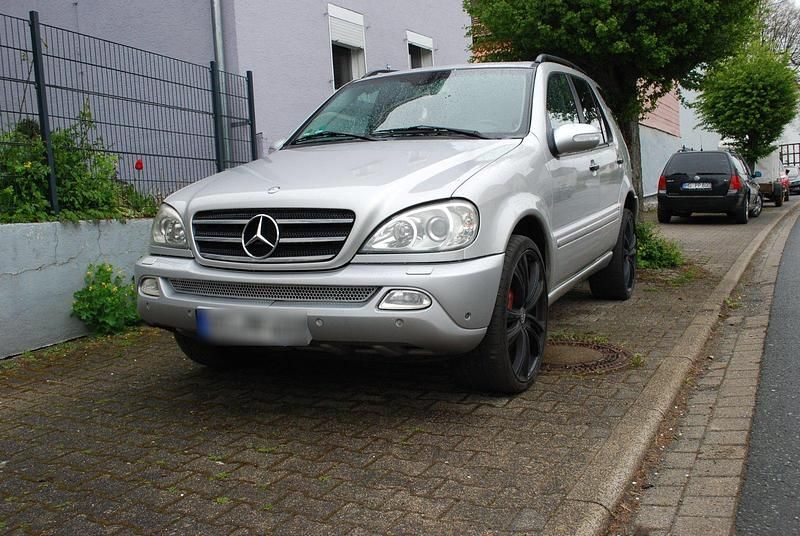 Gebraucht Mercedes ML400 250 PS (183 kW) 2003 Silber SUV