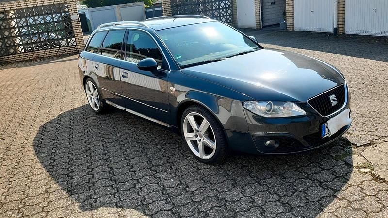 Grau Gebraucht 2012 Seat Exeo Kombi | 8.990 € (Teuer) - Bild 1/4