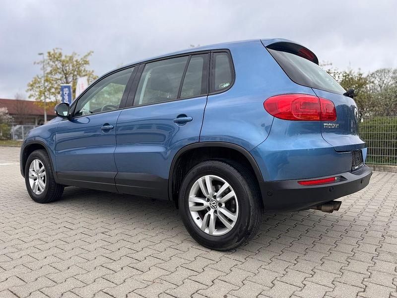 Gebraucht VW Tiguan Trendline 140 PS (102 kW) 2015 Blau SUV