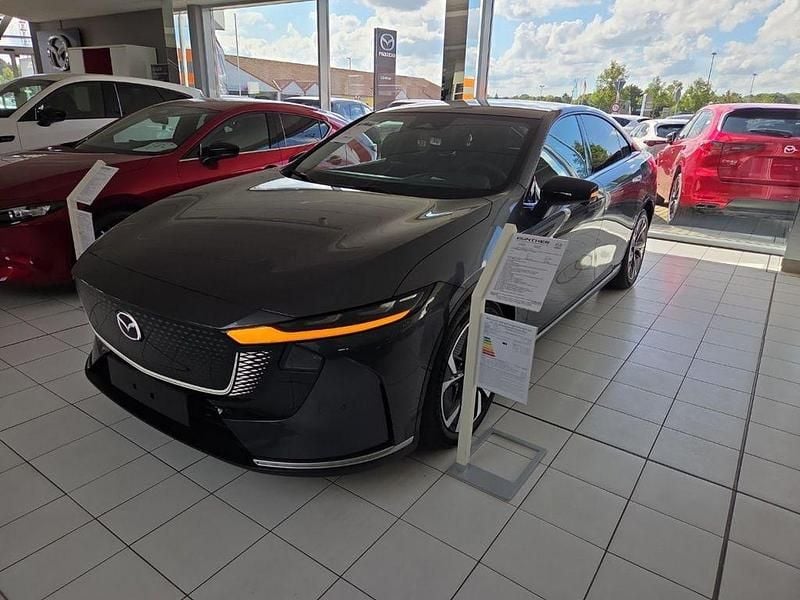 Neu Mazda 6e Takumi-Line 189 kW (258 PS) 2025 Grau Limousine