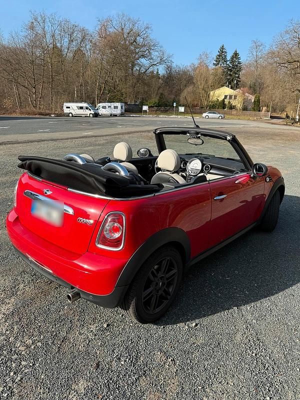 Gebraucht Mini Cooper Cabriolet 122 PS (89 kW) 2011 Rot Cabrio
