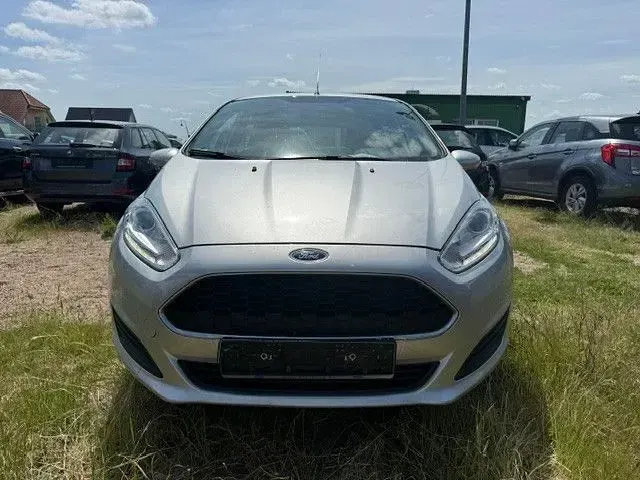 Gebraucht Ford Fiesta Trend 80 PS (58 kW) 2016 Silber Kleinwagen