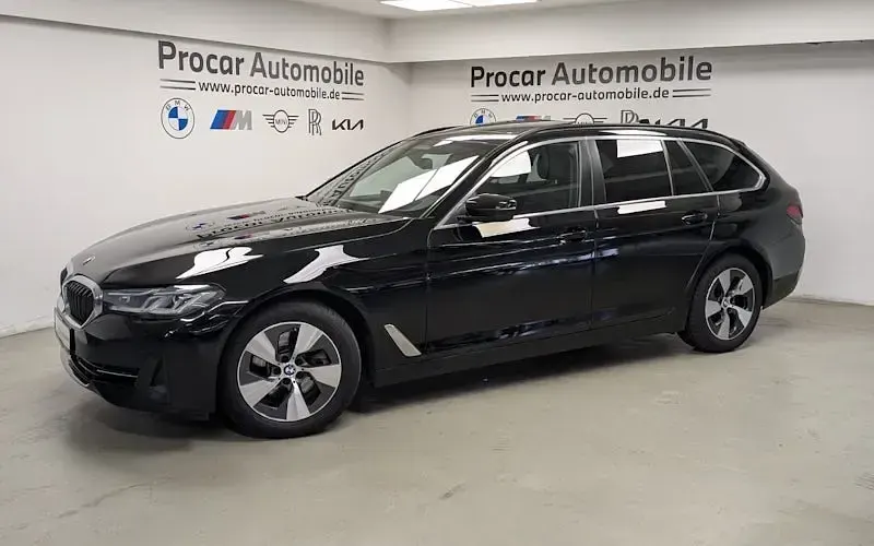 Gebraucht BMW 520 Efficient Dynamics 190 PS (139 kW) 2023 Schwarz Kombi