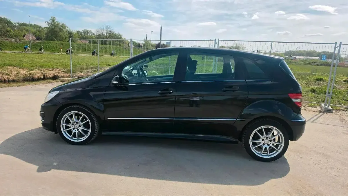 Gebraucht Mercedes B200 136 PS (100 kW) 2008 Schwarz Van / Kleinbus
