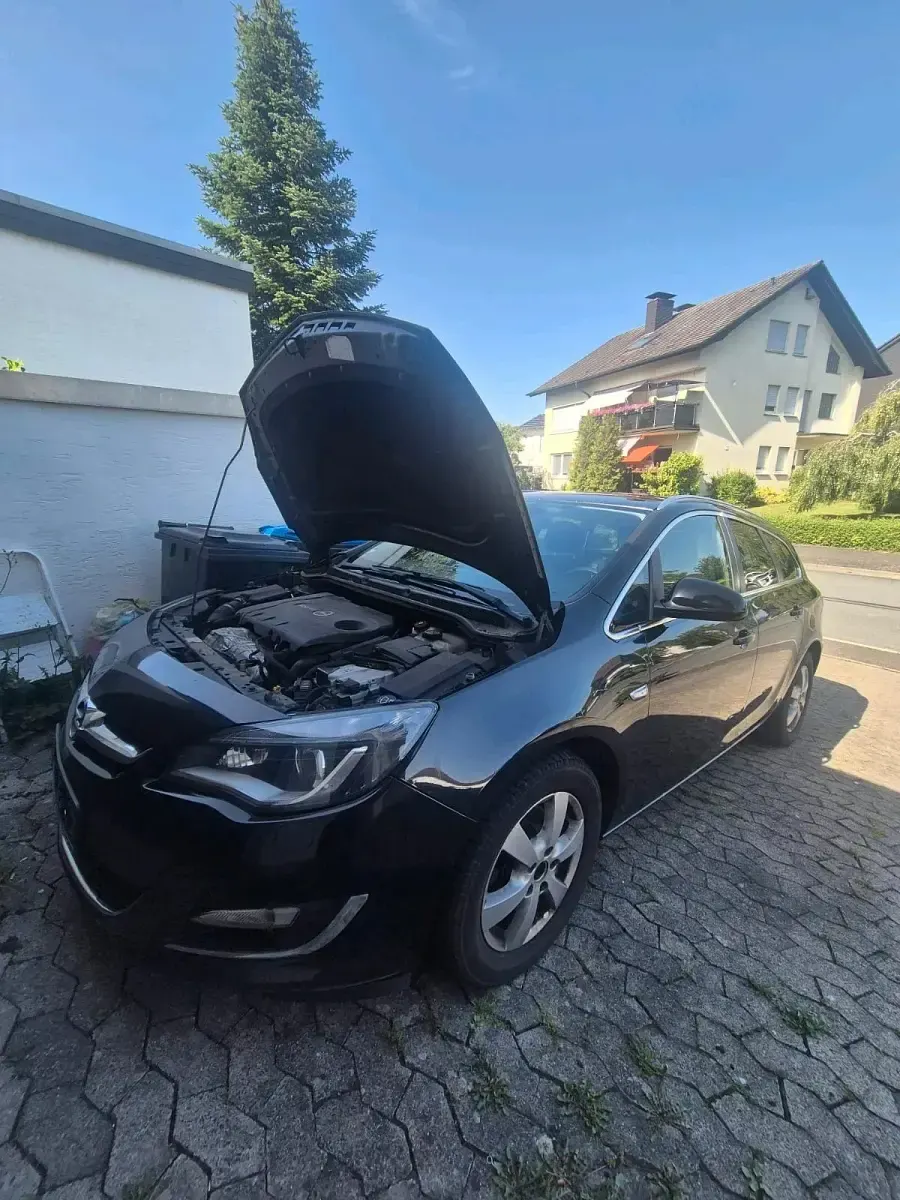 Gebraucht Opel Astra Edition 165 PS (121 kW) 2013 Schwarz Kombi