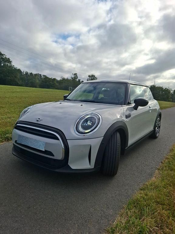 Weiß Gebraucht 2021 Mini Cooper Kleinwagen | 18.400 € (Fairer Preis) - Bild 1/4