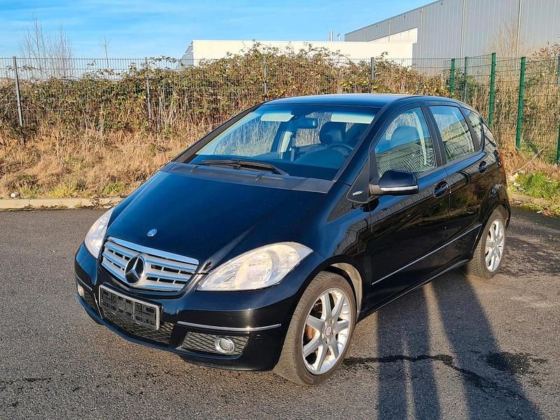 Schwarz Gebraucht 2009 Mercedes A170 Avantgarde Limousine | 2.800 € (Fairer Preis) - Bild 1/4
