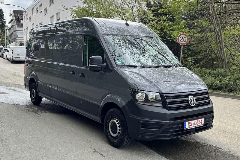 Gebraucht VW Crafter 177 PS (130 kW) 2023 Grau Van