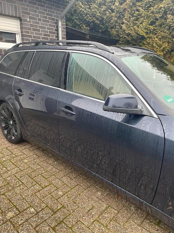 Gebraucht BMW 525 218 PS (160 kW) 2009 Blau Kombi