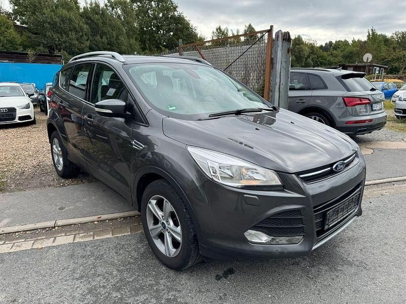 Grau Gebraucht 2015 Ford Kuga Individual SUV | 6.500 € (Superpreis) - Bild 1/4