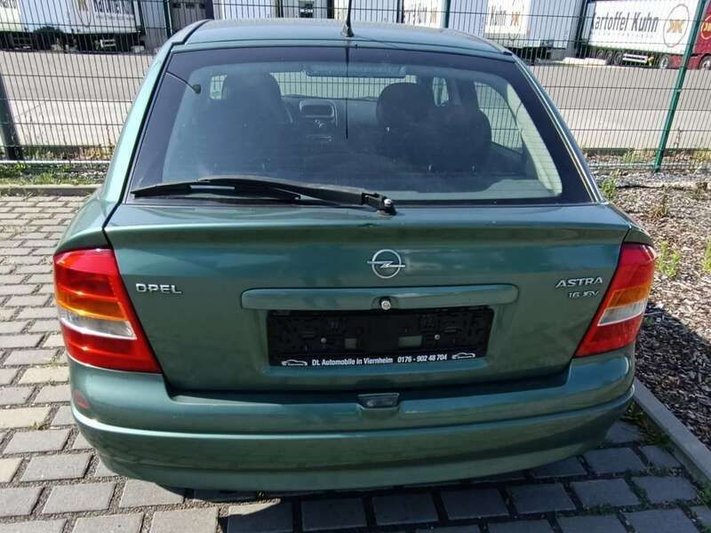 Grün Gebraucht 2000 Opel Astra Elegance Limousine | 700 € (Guter Preis) - Bild 1/4