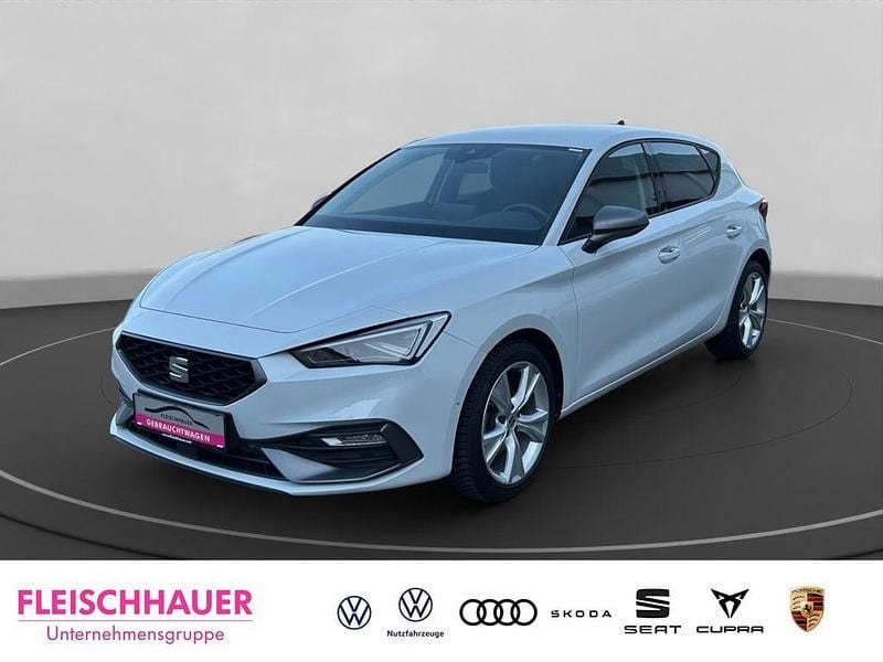 Weiss Gebraucht 2024 Seat Leon FR Limousine | 24.990 € (Guter Preis) - Bild 1/4