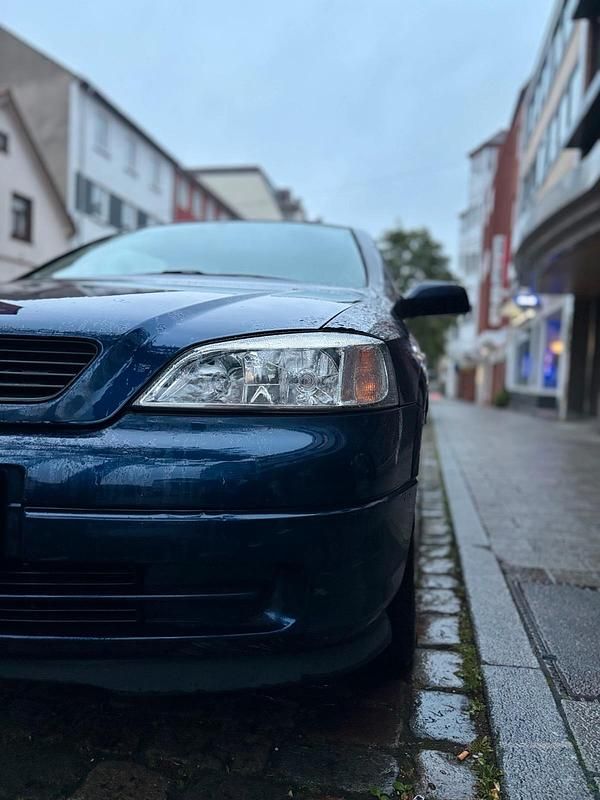 Blau Gebraucht 2000 Opel Astra Limousine | 2.000 € (Fairer Preis) - Bild 1/4