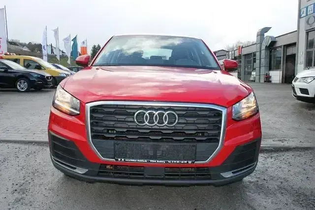 Gebraucht Audi Q2 Comfort 116 PS (85 kW) 2016 Rot SUV