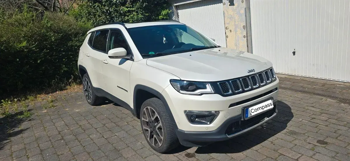 Used Jeep Compass Limited 170 HP (125 kW) 2018 White SUV