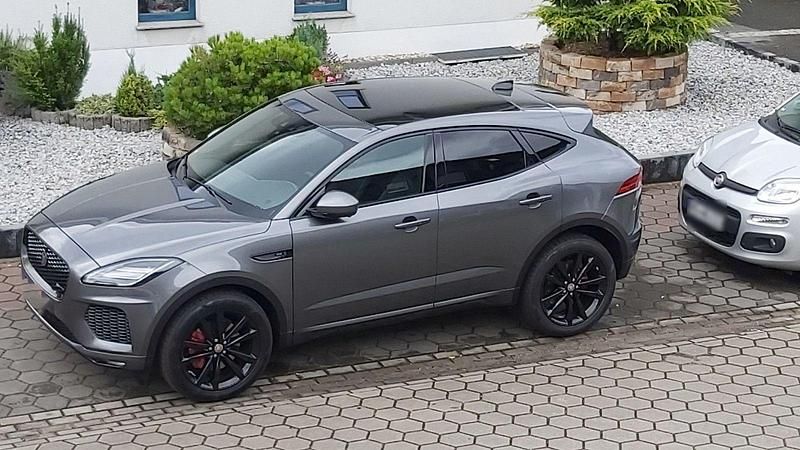 Używany Jaguar E-Pace R-Dynamic 249 KM (183 kW) 2020 Szary SUV