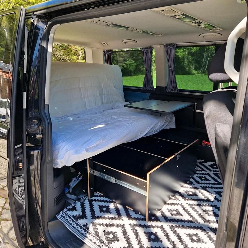 Gebraucht VW Multivan 174 PS (127 kW) 2007 Schwarz Van / Kleinbus