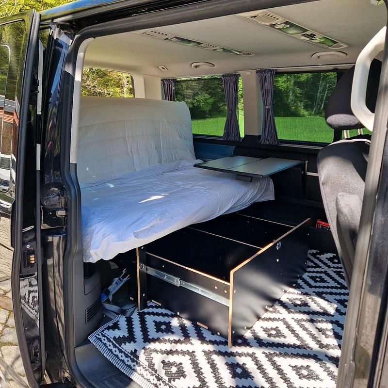 Second-hand VW T5 174 CP (127 kW) 2007 Negru Van