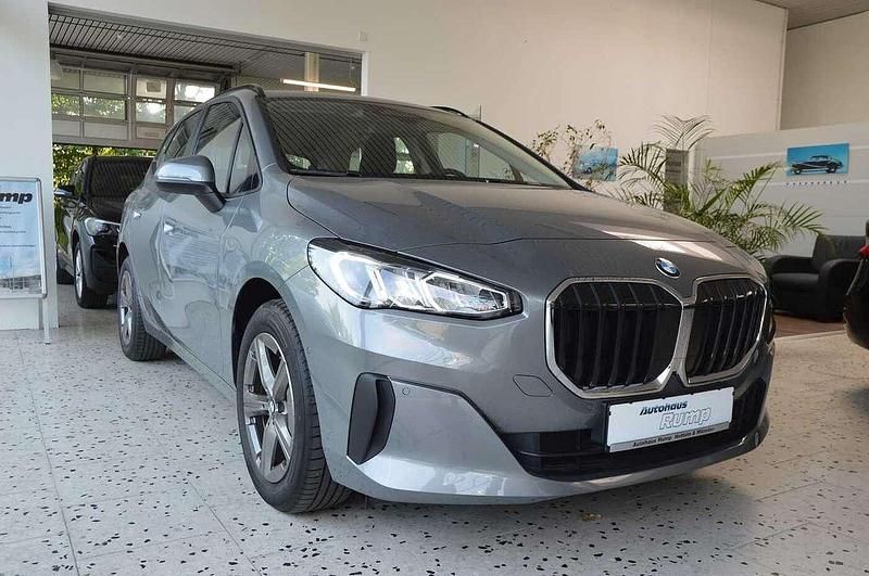 Gebraucht BMW 218 136 PS (100 kW) 2022 Skyscraper grey metallic Kombi