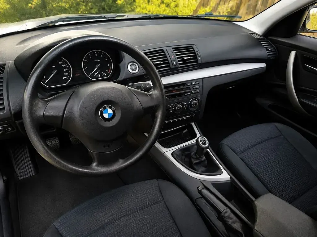 Gebraucht BMW 116 122 PS (89 kW) 2010 Weiß Kleinwagen