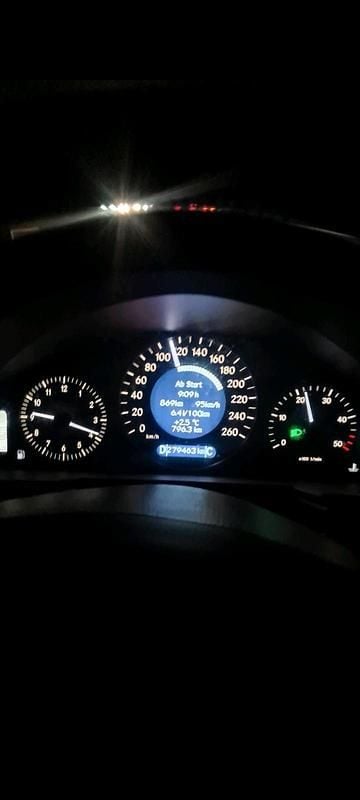 Gebraucht Mercedes E220 150 PS (110 kW) 2005 Grau Kombi