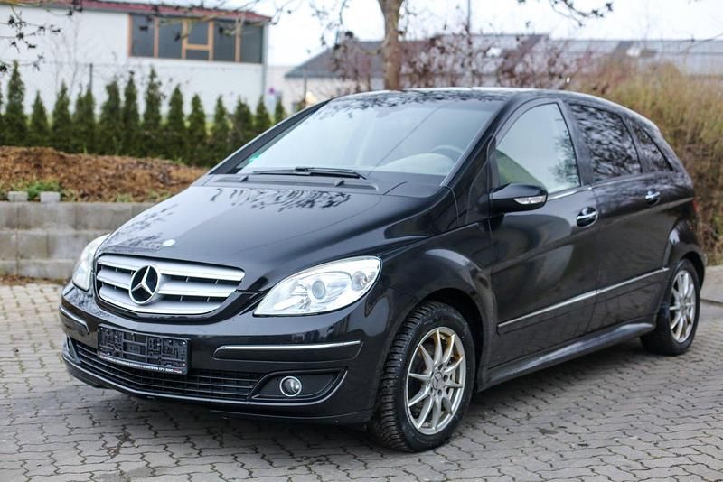 Schwarz Gebraucht 2005 Mercedes B170 Van / Kleinbus | 2.950 € (Fairer Preis) - Bild 1/4