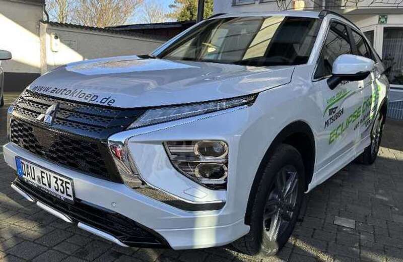 Titanweiß Gebraucht 2025 Mitsubishi Eclipse Cross Select SUV | 37.990 € - Bild 1/4