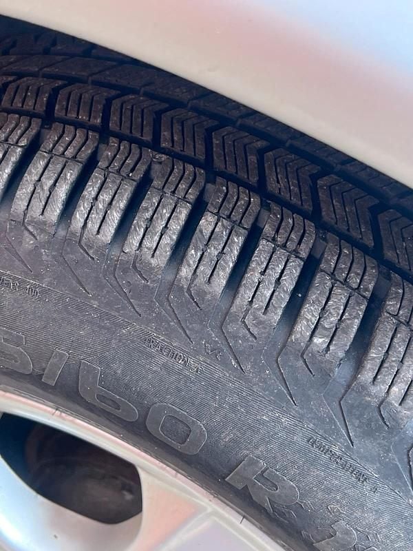 Gebraucht Mercedes ML270 163 PS (119 kW) 2001 Silber SUV