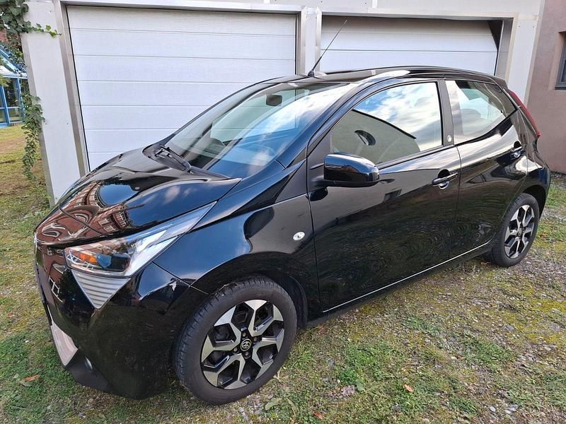 Schwarz Gebraucht 2020 Toyota Aygo X-play Kleinwagen | 7.500 € (Fairer Preis) - Bild 1/4