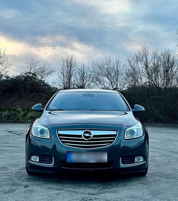 Grau Gebraucht 2008 Opel Insignia Limousine | 6.000 € (Guter Preis) - Bild 1/4
