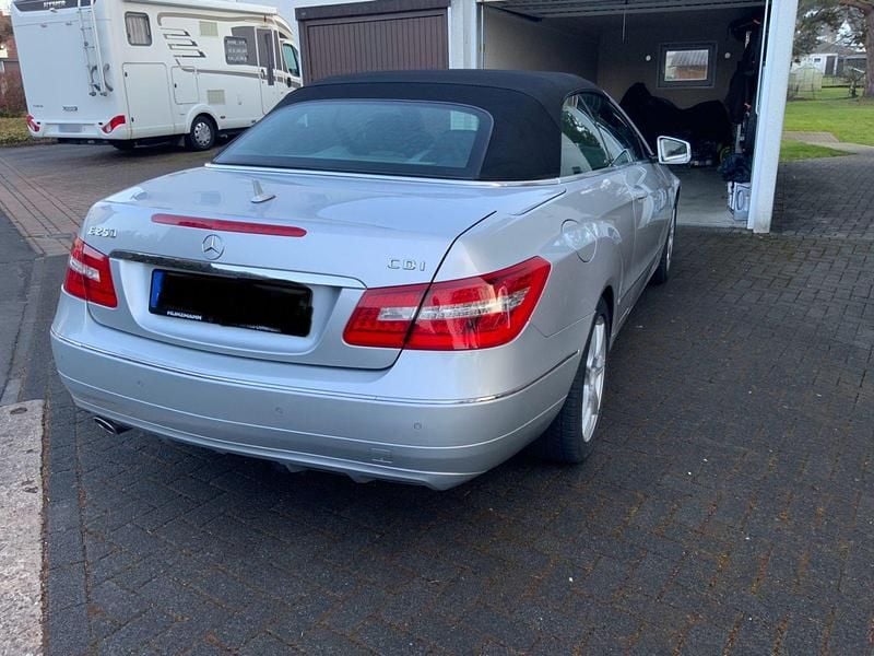 Gebraucht Mercedes E250 Elegance 204 PS (150 kW) 2012 Silber Cabrio