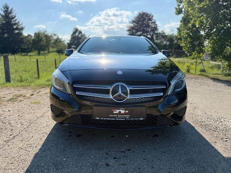 Schwarz Gebraucht 2013 Mercedes A200 Limousine | 14.499 € (Fairer Preis) - Bild 1/4