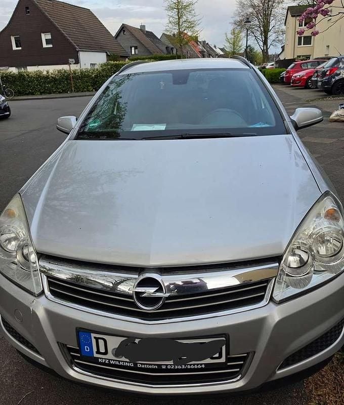 Gebraucht Opel Astra Edition 116 PS (85 kW) 2008 Grau Kombi