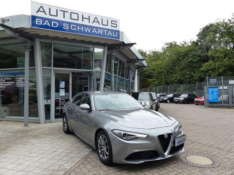 Gebraucht Alfa Romeo Giulia Super 82 PS (60 kW) 2016 Andere Limousine